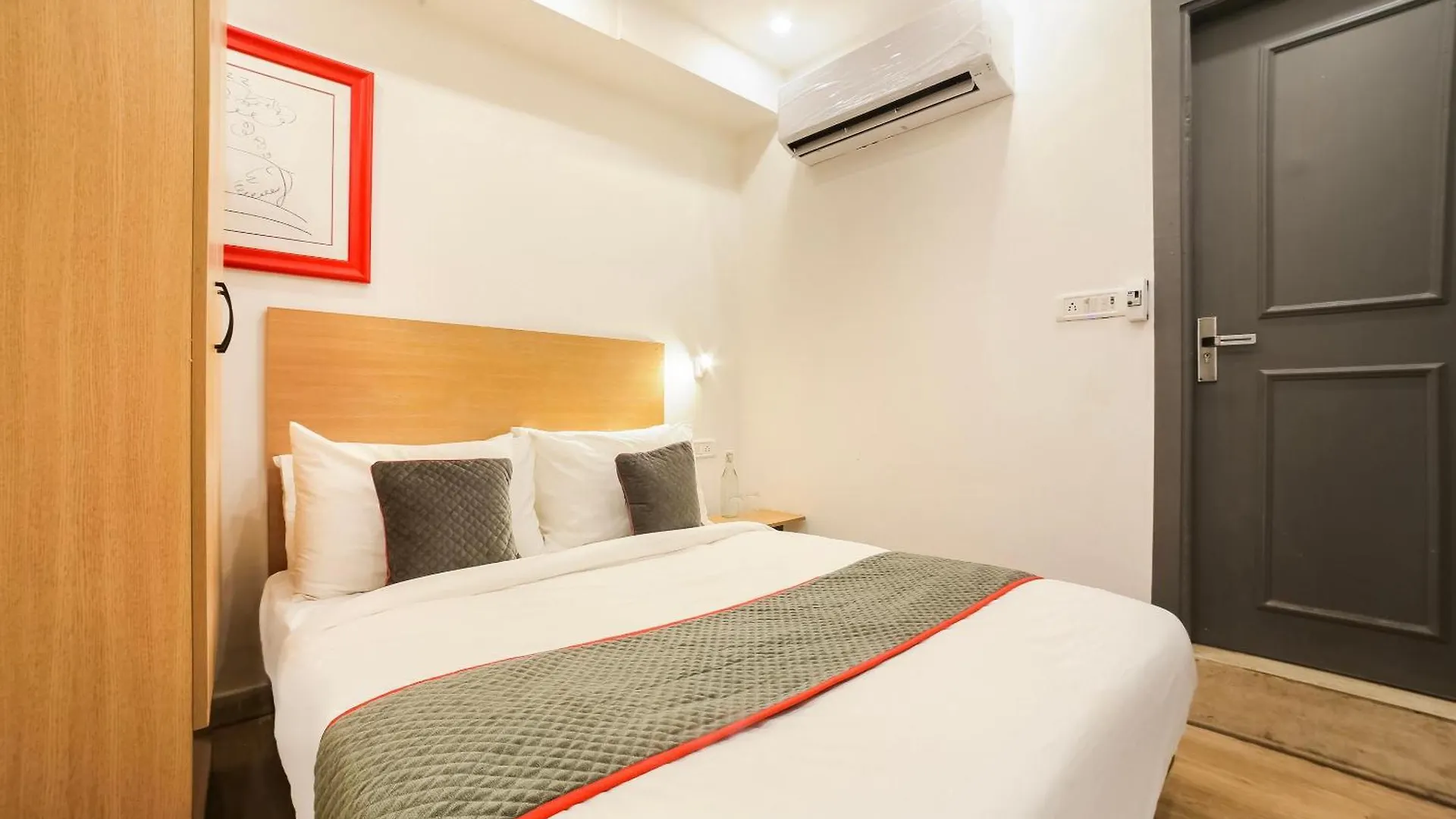 Super Hotel O Nawada Metro Delhi